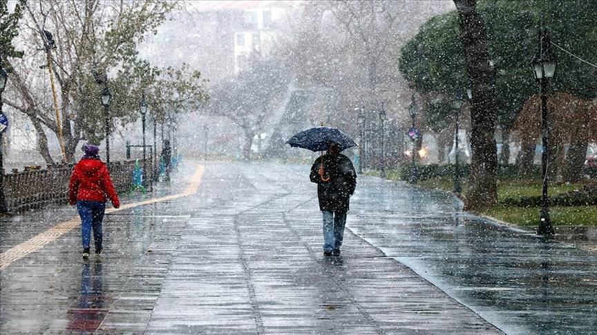Meteoroloji uyardı: Sıcaklıklar aniden düşüyor! Yarın bu illerde şemsiye zorunlu olacak 2